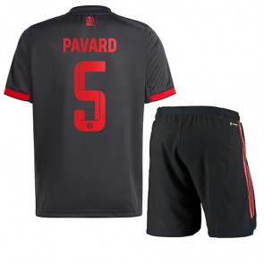 Bayern Munich Benjamin Pavard #5 babykläder Tredje Tröja barn 2022-23 Korta ärmar (+ Korta byxor)
